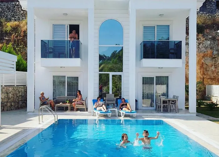 Usan 4 Bedroom Private In Hisaronu Vila