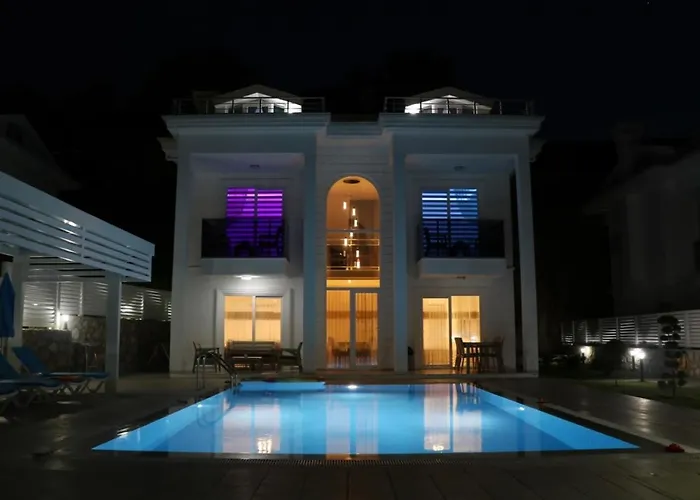 Usan 4 Bedroom Private In Hisaronu ヴィラ *